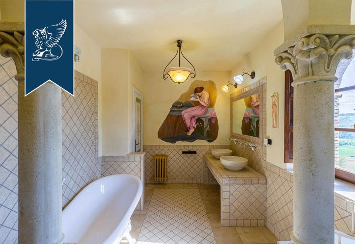 Image No.29-20 Bed Farmhouse for sale