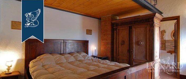 Image No.13-8 Bed Country House for sale