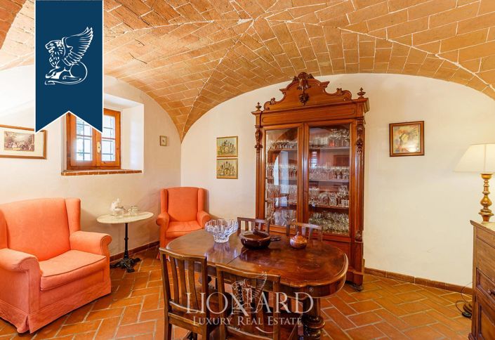 Image No.12-11 Bed Villa for sale