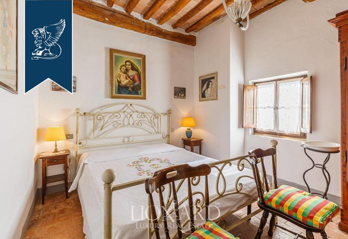 Image No.17-11 Bed Villa for sale