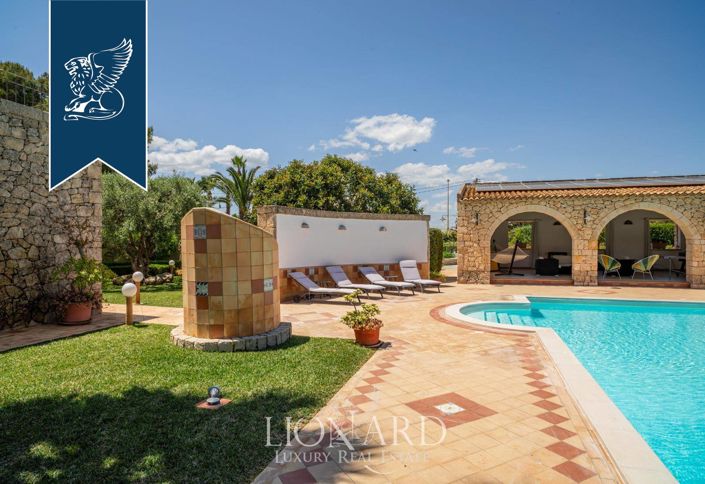 Image No.12-3 Bed Villa for sale