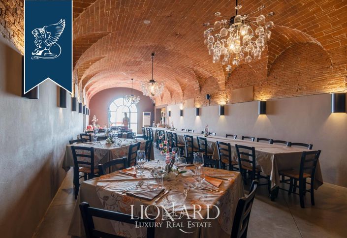 Image No.22-8 Bed Villa for sale