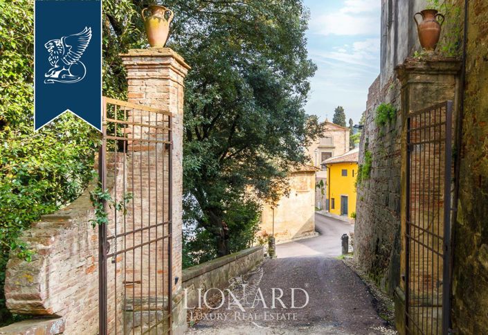 Image No.27-8 Bed Villa for sale