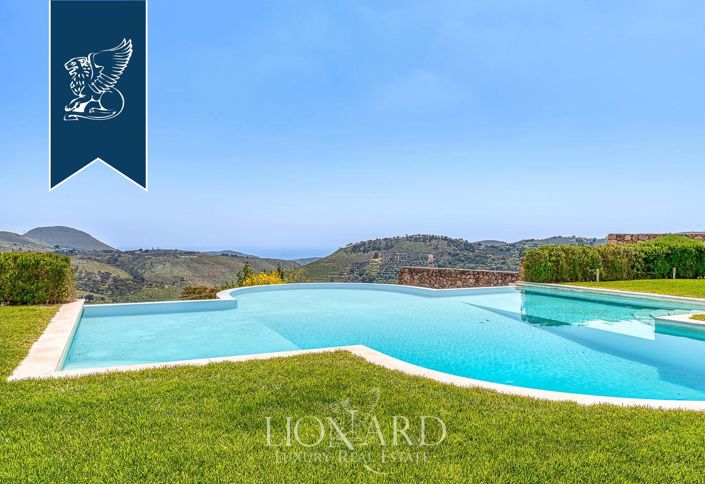 Image No.11-11 Bed Hotel for sale