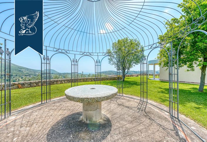 Image No.16-11 Bed Hotel for sale