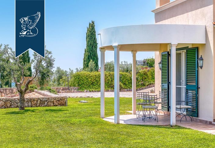 Image No.17-11 Bed Hotel for sale