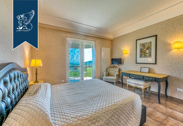 Image No.26-11 Bed Hotel for sale