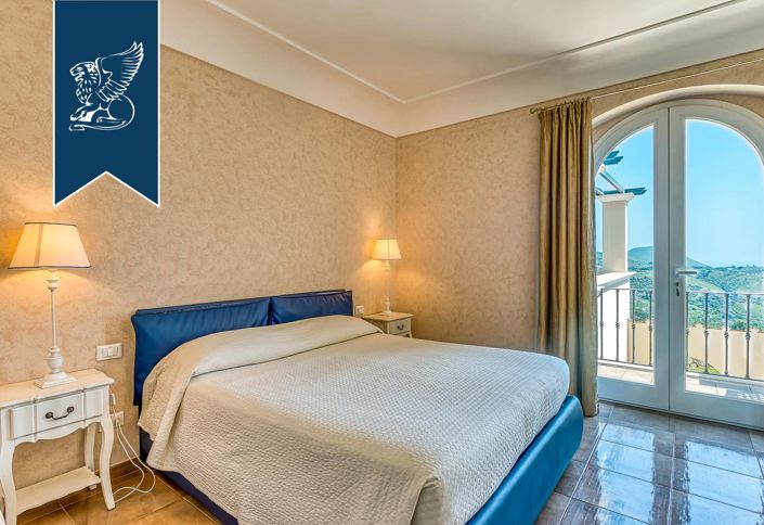 Image No.33-11 Bed Hotel for sale