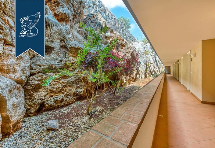 Image No.37-11 Bed Hotel for sale