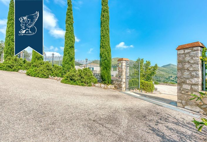 Image No.38-11 Bed Hotel for sale