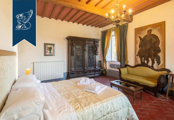 Image No.12-12 Bed Property for sale