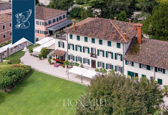 Image No.1-7 Bed Villa for sale
