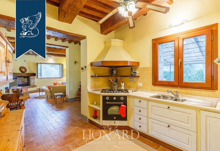 Image No.18-10 Bed Villa for sale