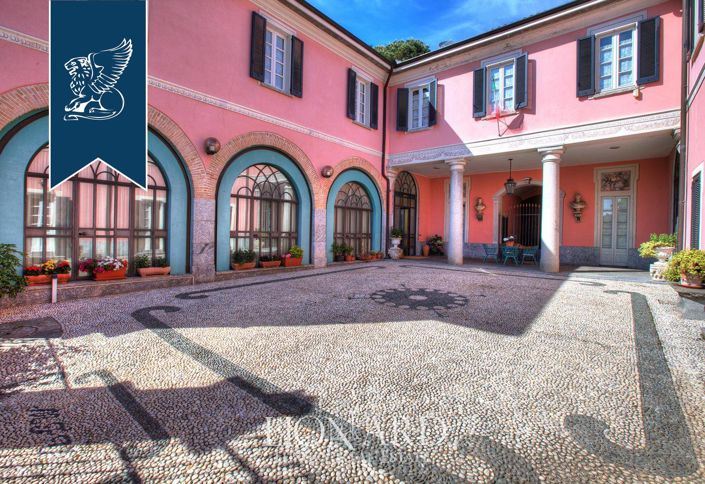 Image No.4-11 Bed Villa for sale