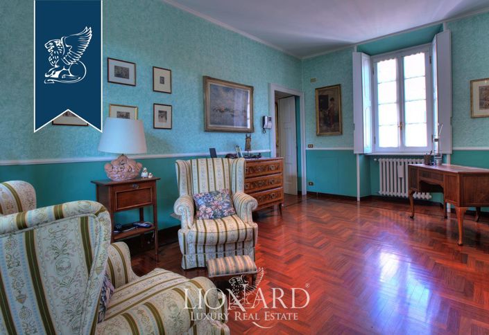 Image No.40-11 Bed Villa for sale