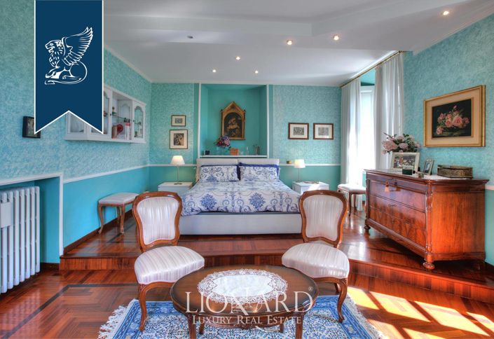 Image No.45-11 Bed Villa for sale