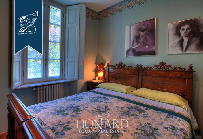 Image No.48-11 Bed Villa for sale