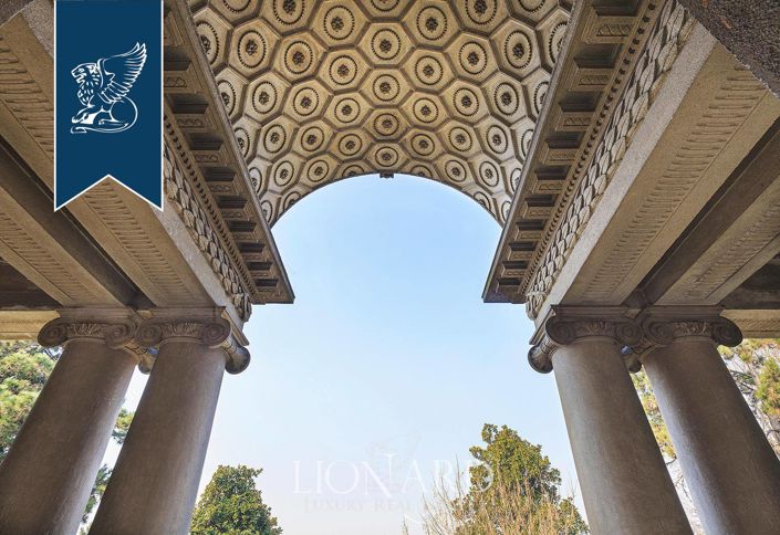 Image No.10-5 Bed Villa for sale