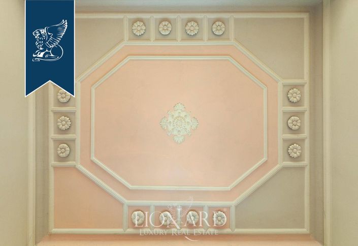 Image No.45-5 Bed Villa for sale