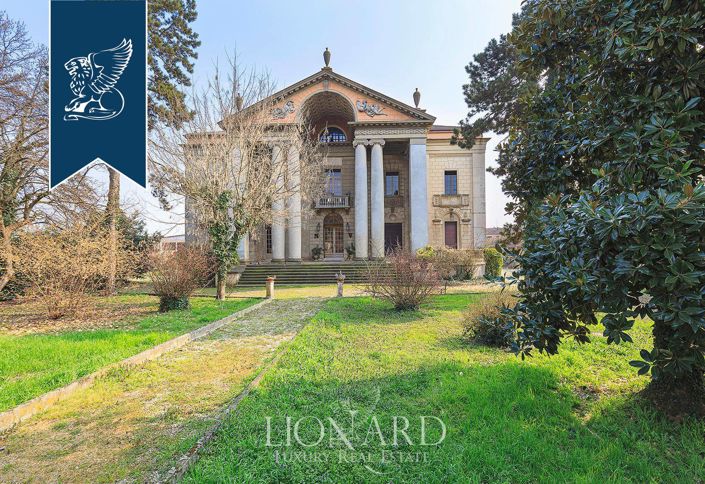 Image No.5-5 Bed Villa for sale