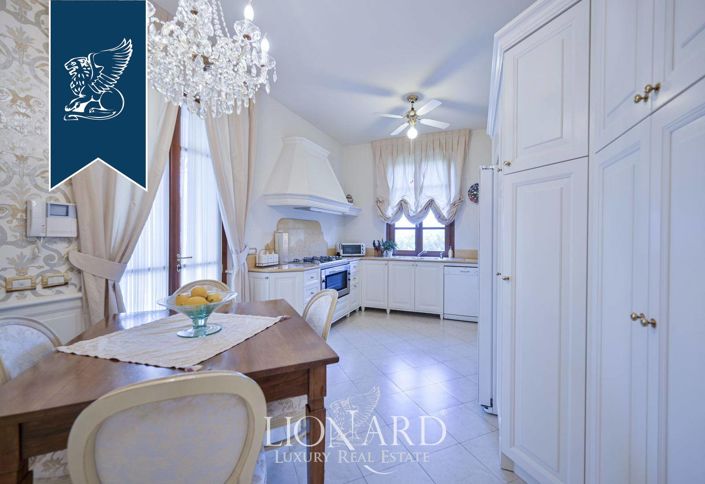 Image No.28-3 Bed Villa for sale