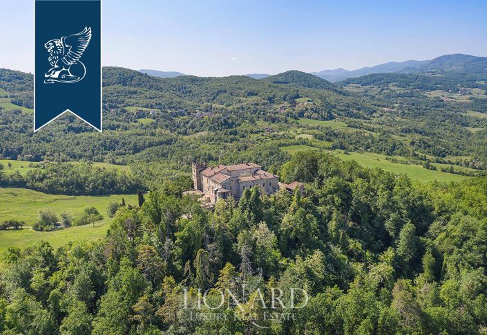 Image No.5-8 Bed Property for sale