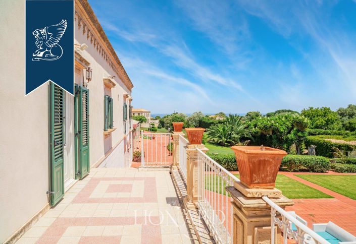 Image No.9-12 Bed Villa for sale