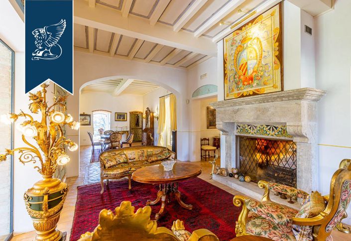 Image No.34-9 Bed Villa for sale