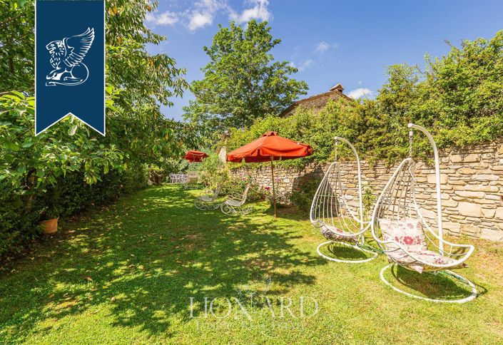 Image No.12-10 Bed Property for sale