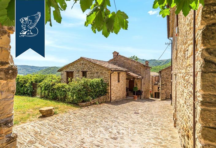 Image No.15-10 Bed Property for sale