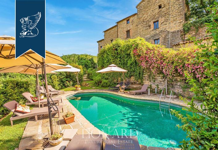 Image No.4-10 Bed Property for sale