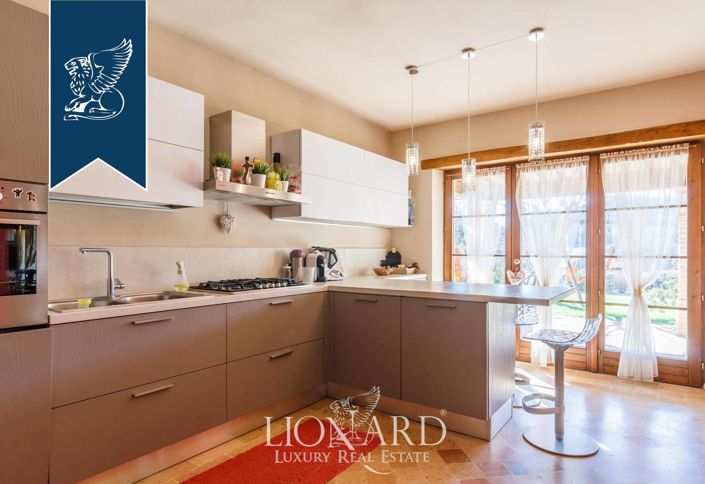 Image No.23-6 Bed Villa for sale