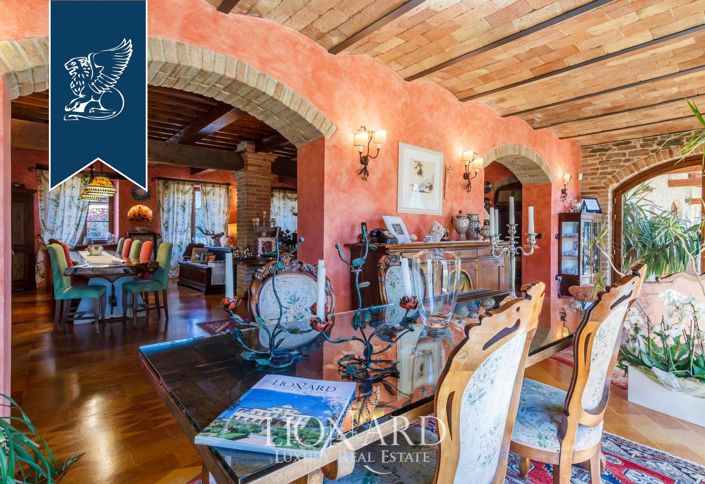 Image No.9-6 Bed Villa for sale