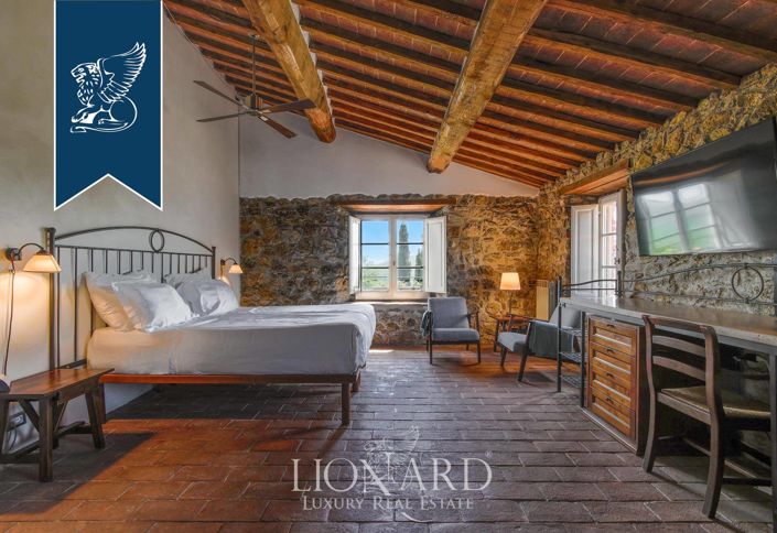 Image No.16-20 Bed Farmhouse for sale