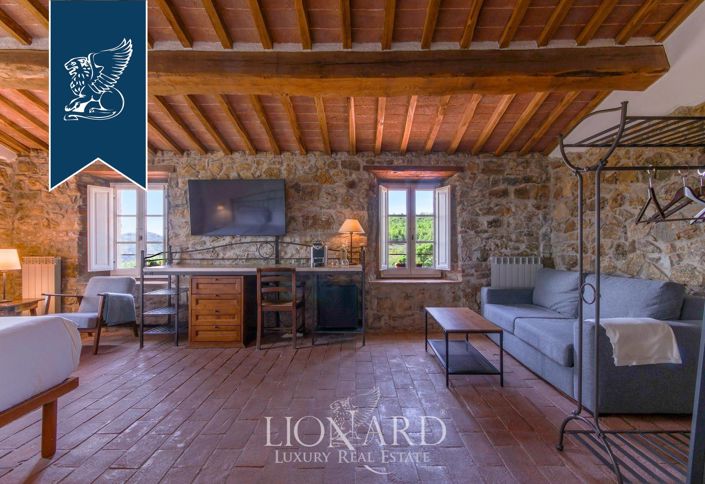 Image No.17-20 Bed Farmhouse for sale