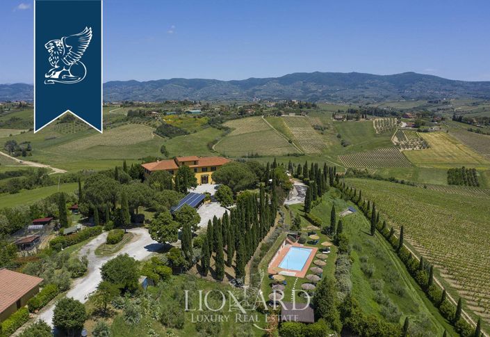 Image No.9-9 Bed Farmhouse for sale