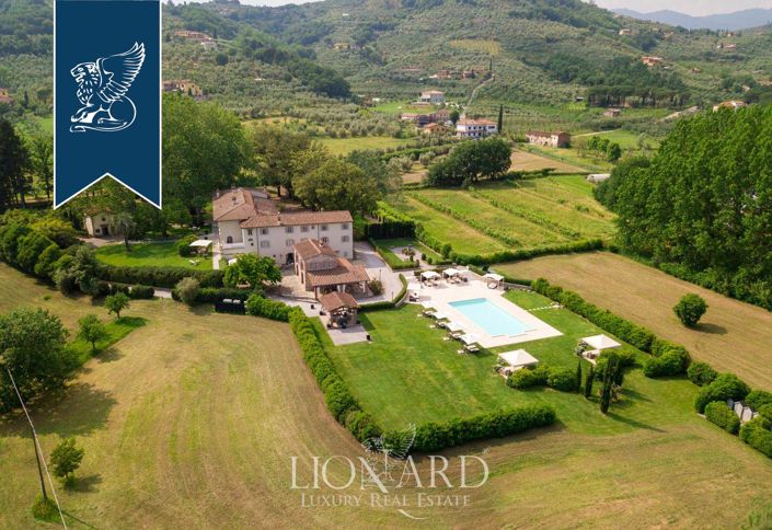 Image No.1-20 Bed Villa for sale