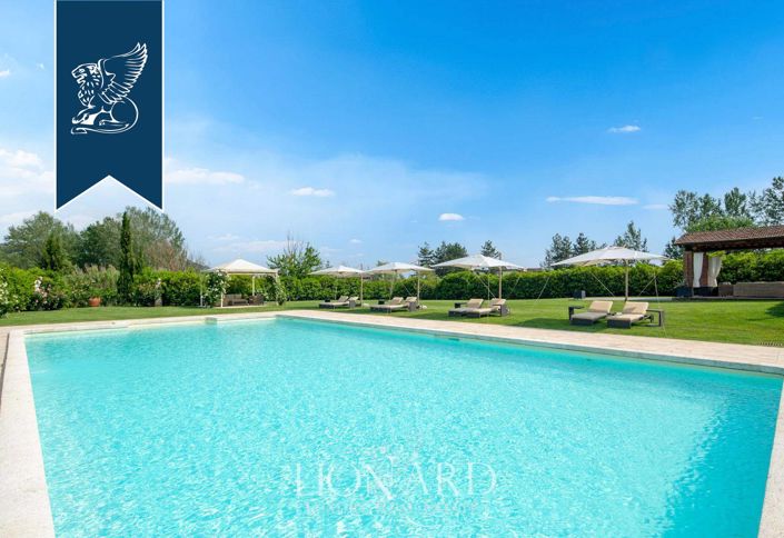 Image No.11-20 Bed Villa for sale