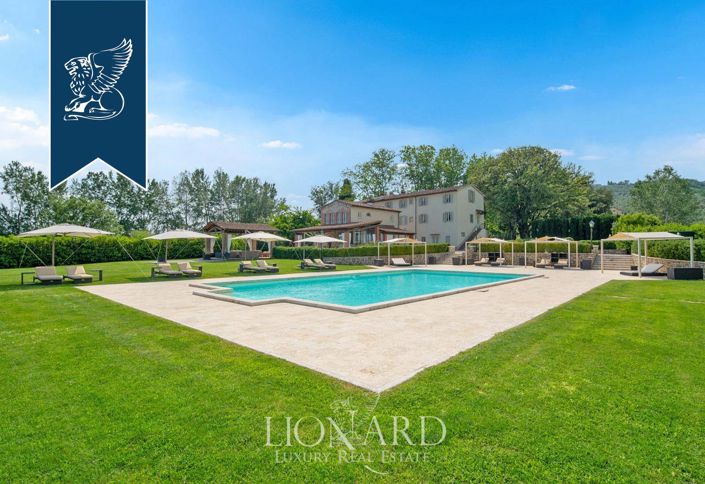 Image No.7-20 Bed Villa for sale