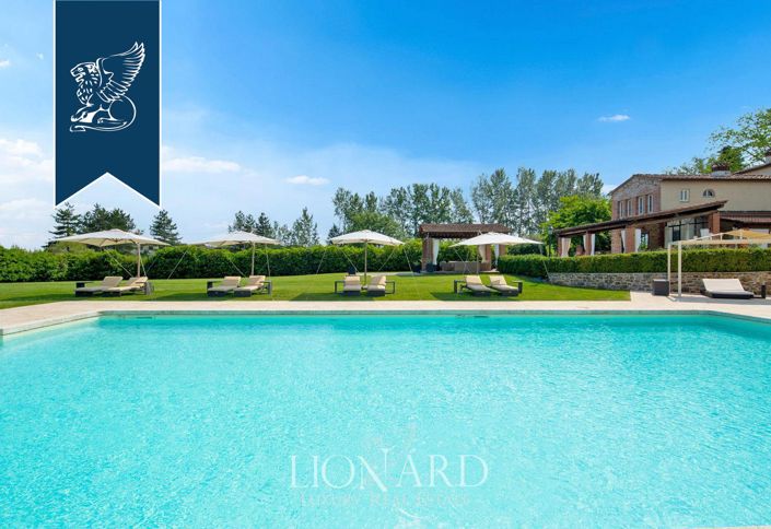 Image No.8-20 Bed Villa for sale