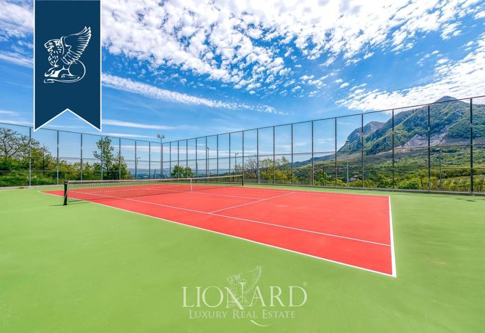 Image No.11-9 Bed Farmhouse for sale