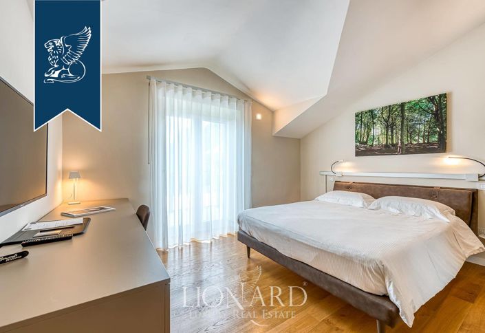 Image No.20-9 Bed Farmhouse for sale