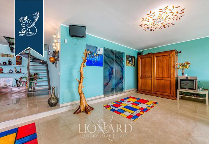 Image No.14-4 Bed Villa for sale