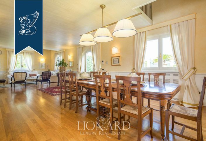 Image No.13-10 Bed Villa for sale