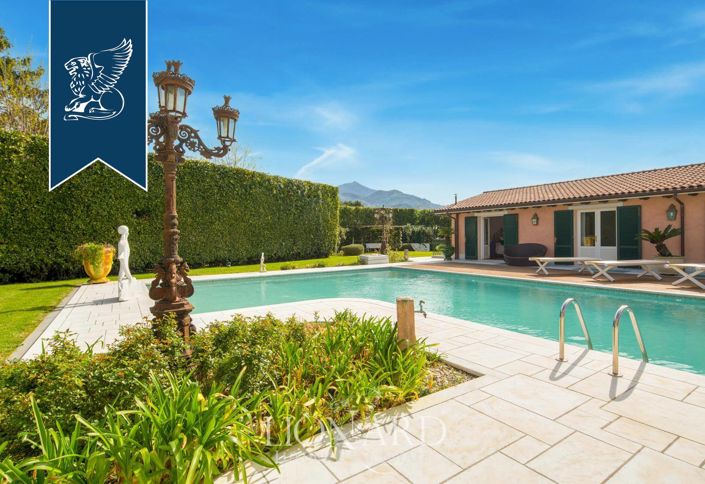 Image No.6-10 Bed Villa for sale