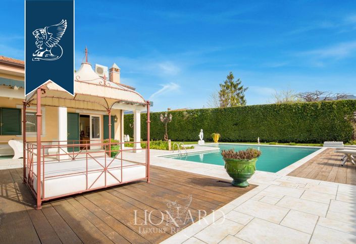 Image No.8-10 Bed Villa for sale