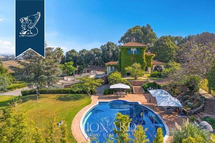 Image No.2-6 Bed Villa for sale