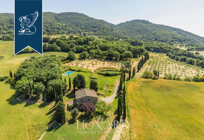 Image No.18-Ferme de 9 chambres à vendre à Sarteano