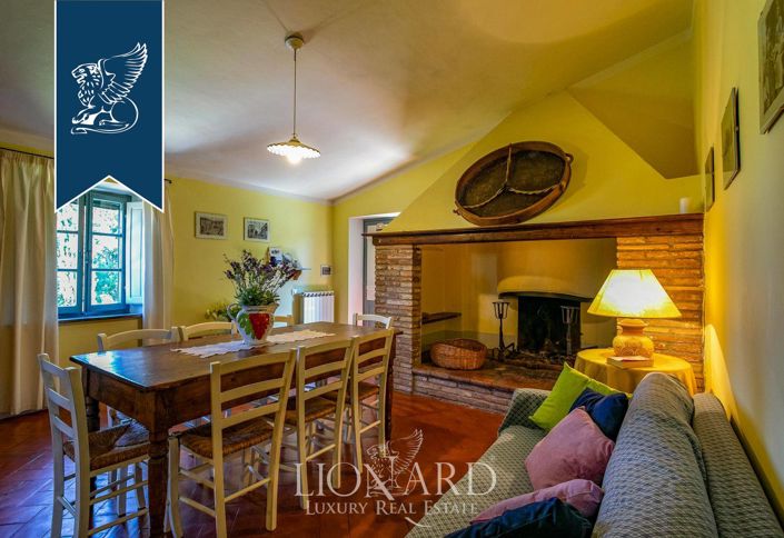 Image No.39-Ferme de 9 chambres à vendre à Sarteano