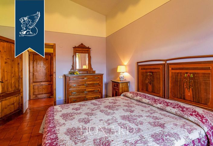 Image No.43-Ferme de 9 chambres à vendre à Sarteano